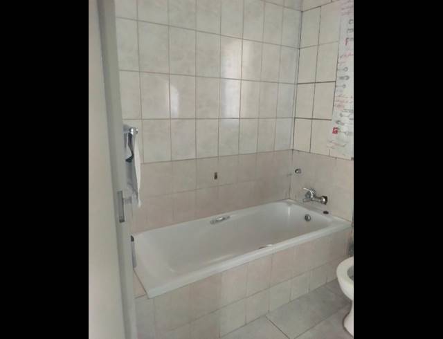 2 BEDROOM PROPERTY TO RENT IN KAYA SAND